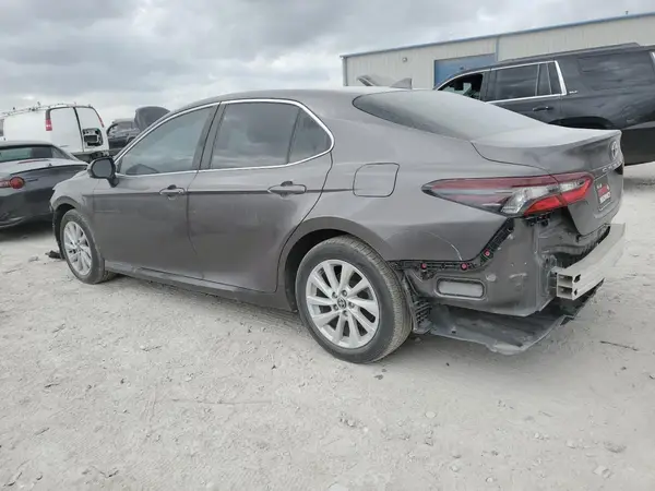 4T1C11AK5NU671188 2022 TOYOTA CAMRY - Image 2