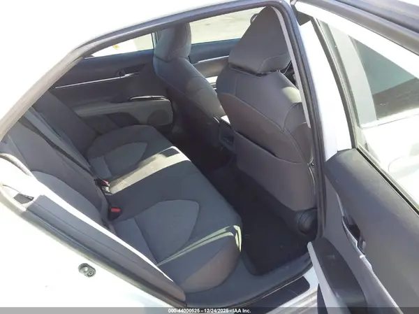 4T1C11AK5NU675192 2022 TOYOTA CAMRY - Image 8
