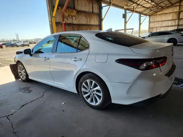 4T1C11AK5NU676150 2022 TOYOTA CAMRY - Image 2