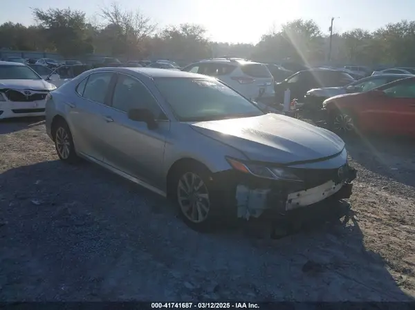 4T1C11AK5NU678075 2022 TOYOTA CAMRY - Image 1