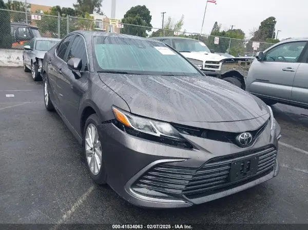 4T1C11AK5NU680554 2022 TOYOTA CAMRY - Image 1