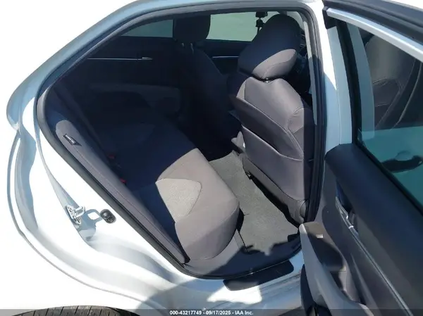 4T1C11AK5NU680666 2022 TOYOTA CAMRY - Image 8