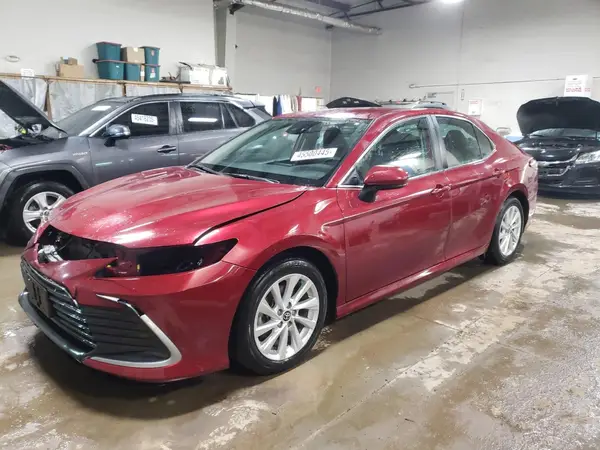4T1C11AK5NU684670 2022 TOYOTA CAMRY - Image 1