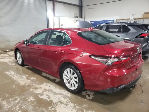 4T1C11AK5NU684670 2022 TOYOTA CAMRY - Image 2