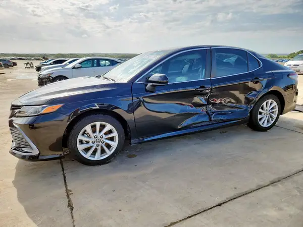 4T1C11AK5NU687505 2022 TOYOTA CAMRY - Image 1