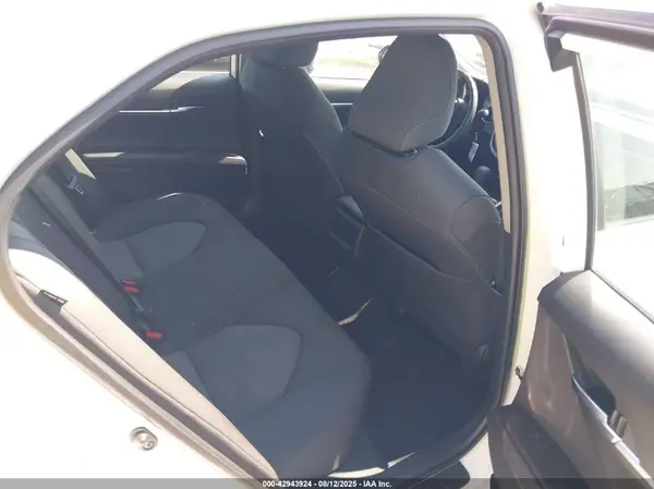 4T1C11AK5NU688184 2022 TOYOTA CAMRY - Image 8