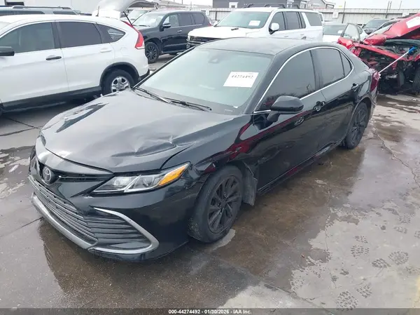 4T1C11AK5NU693658 2022 TOYOTA CAMRY - Image 2