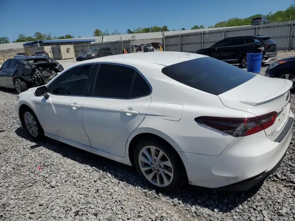 4T1C11AK5NU696219 2022 TOYOTA CAMRY - Image 2
