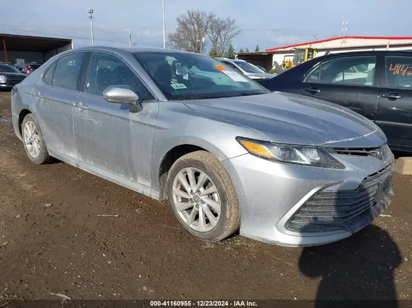 4T1C11AK5NU713150 2022 TOYOTA CAMRY - Image 1
