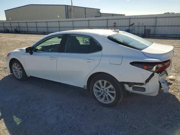 4T1C11AK5NU718591 2022 TOYOTA CAMRY - Image 2