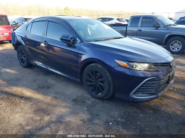 4T1C11AK5NU719000 2022 TOYOTA CAMRY - Image 1
