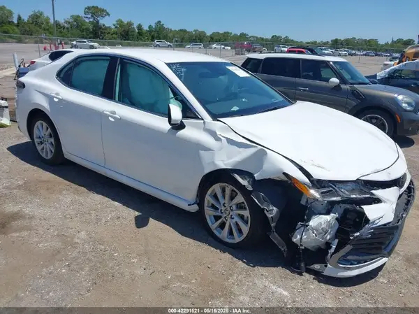 4T1C11AK5RU844424 2024 TOYOTA CAMRY - Image 1
