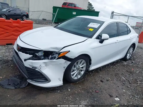 4T1C11AK5RU864267 2024 TOYOTA CAMRY - Image 2