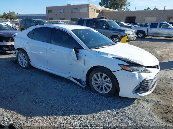 4T1C11AK5RU917386 2024 TOYOTA CAMRY - Image 1