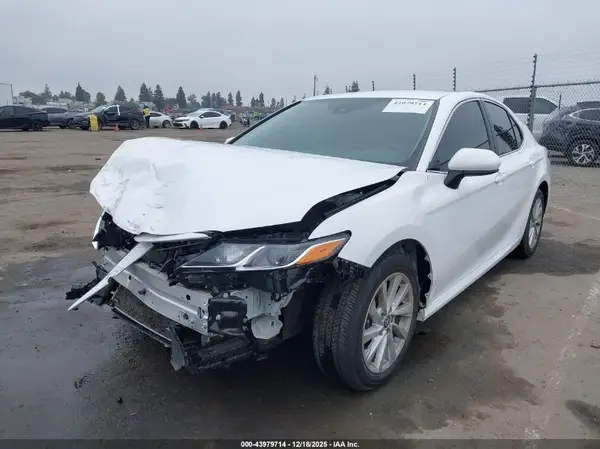 4T1C11AK5RU917825 2024 TOYOTA CAMRY - Image 2