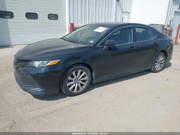 4T1C11AK6LU331786 2020 TOYOTA CAMRY - Image 2