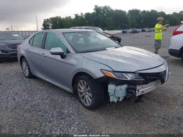 4T1C11AK6LU335479 2020 TOYOTA CAMRY - Image 1