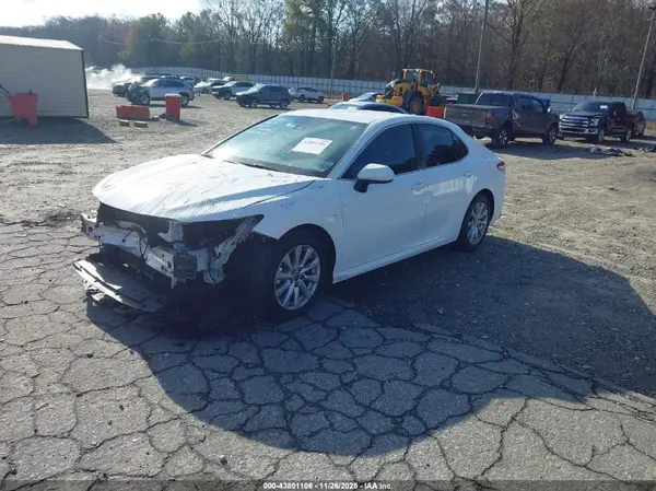 4T1C11AK6LU361094 2020 TOYOTA CAMRY - Image 2
