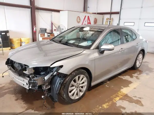 4T1C11AK6LU365596 2020 TOYOTA CAMRY - Image 2