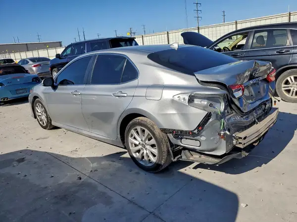 4T1C11AK6LU370720 2020 TOYOTA CAMRY - Image 2