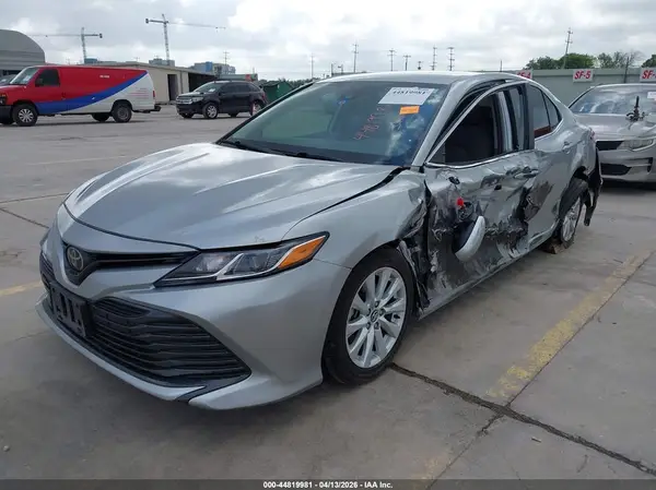 4T1C11AK6LU857335 2020 TOYOTA CAMRY - Image 2