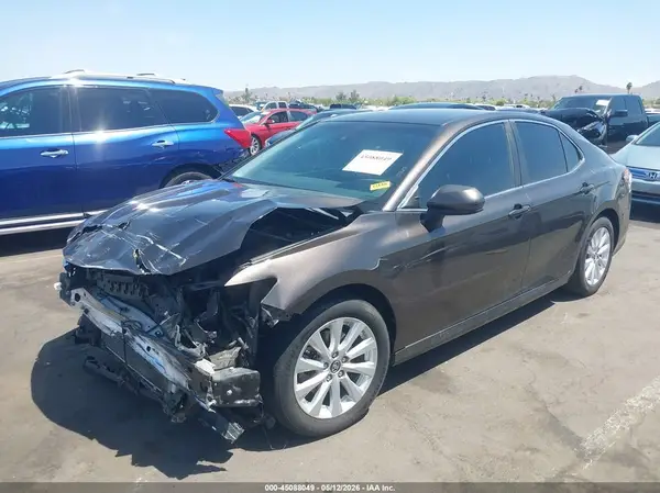4T1C11AK6LU933877 2020 TOYOTA CAMRY - Image 2