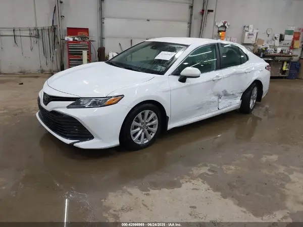 4T1C11AK6LU957161 2020 TOYOTA CAMRY - Image 2