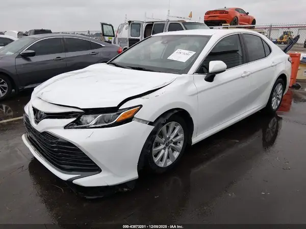 4T1C11AK6LU960240 2020 TOYOTA CAMRY - Image 2
