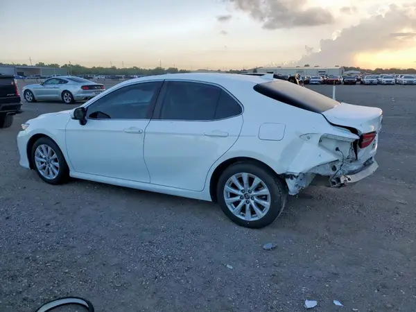 4T1C11AK6LU979841 2020 TOYOTA CAMRY - Image 2