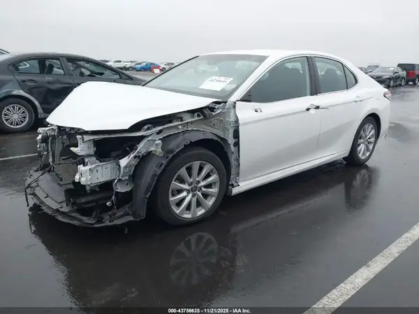 4T1C11AK6LU985204 2020 TOYOTA CAMRY - Image 2