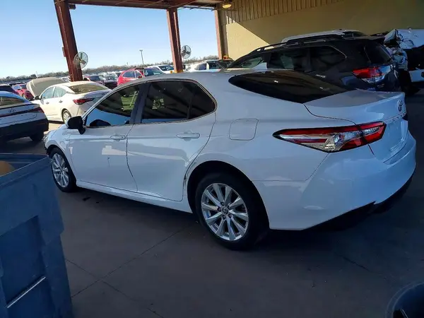 4T1C11AK6LU989382 2020 TOYOTA CAMRY - Image 2