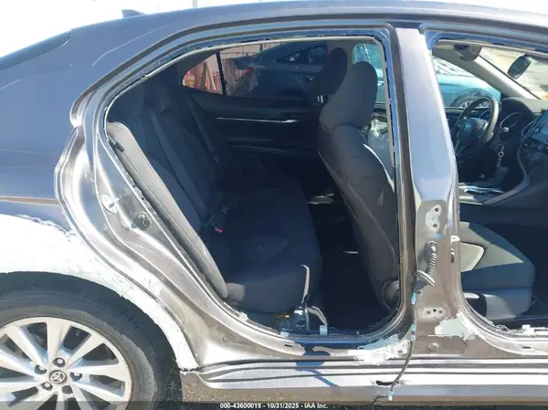 4T1C11AK6MU414541 2021 TOYOTA CAMRY - Image 8