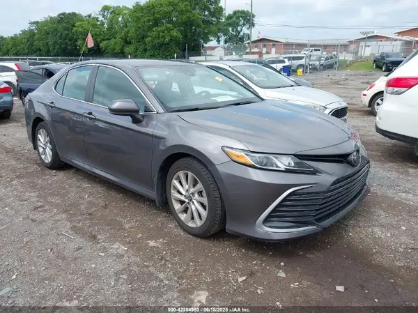 4T1C11AK6MU420419 2021 TOYOTA CAMRY - Image 1