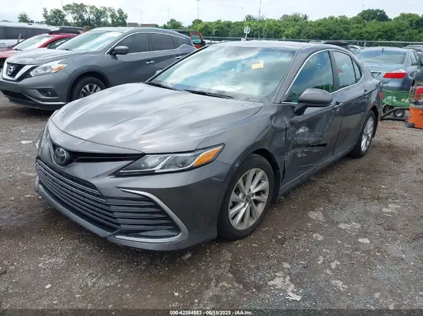 4T1C11AK6MU420419 2021 TOYOTA CAMRY - Image 2