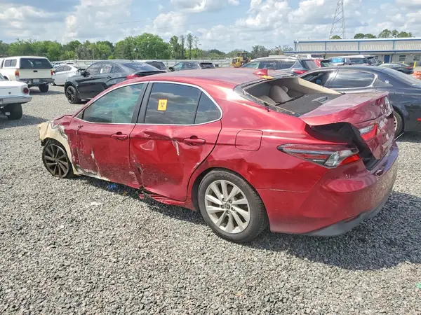4T1C11AK6MU421859 2021 TOYOTA CAMRY - Image 2
