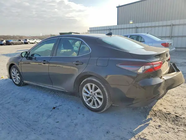 4T1C11AK6MU438712 2021 TOYOTA CAMRY - Image 2