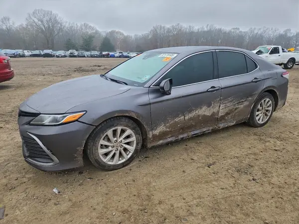 4T1C11AK6MU439584 2021 TOYOTA CAMRY - Image 1