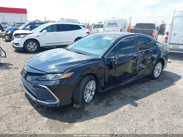 4T1C11AK6MU441061 2021 TOYOTA CAMRY - Image 2