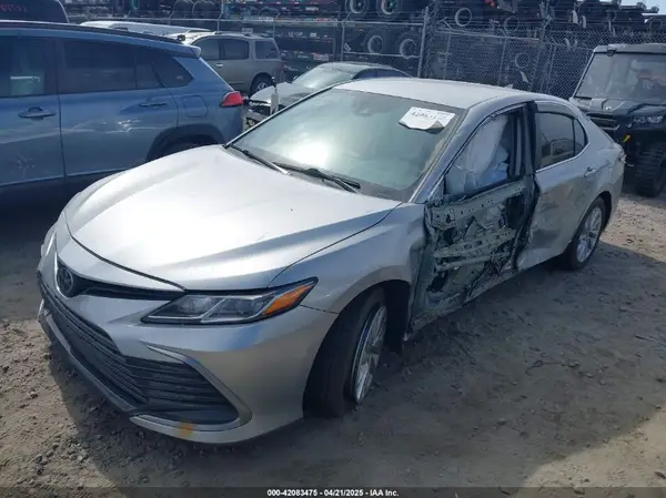 4T1C11AK6MU443408 2021 TOYOTA CAMRY - Image 2