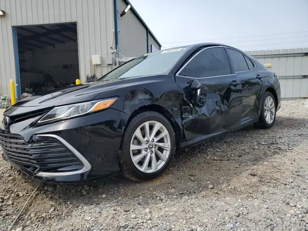 4T1C11AK6MU444669 2021 TOYOTA CAMRY - Image 1
