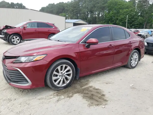 4T1C11AK6MU447362 2021 TOYOTA CAMRY - Image 1