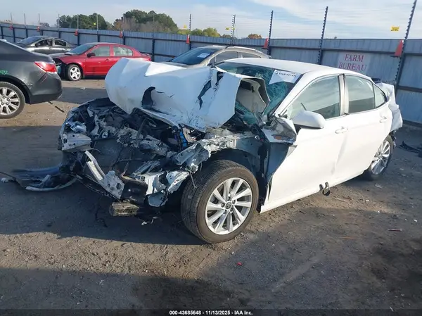 4T1C11AK6MU459561 2021 TOYOTA CAMRY - Image 2