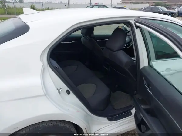 4T1C11AK6MU467482 2021 TOYOTA CAMRY - Image 8