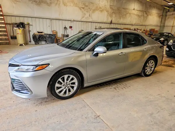 4T1C11AK6MU470317 2021 TOYOTA CAMRY - Image 1