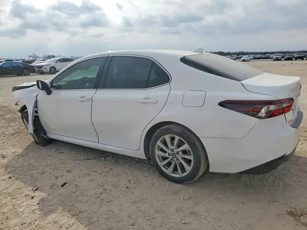 4T1C11AK6MU478238 2021 TOYOTA CAMRY - Image 2