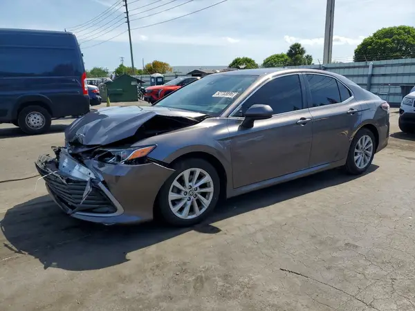 4T1C11AK6MU490678 2021 TOYOTA CAMRY - Image 1