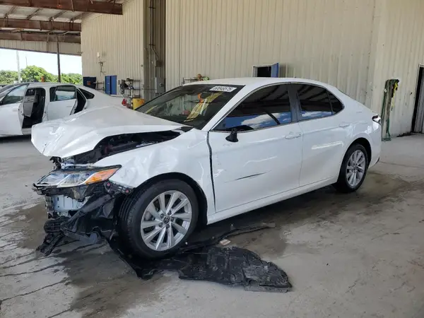 4T1C11AK6MU494889 2021 TOYOTA CAMRY - Image 1