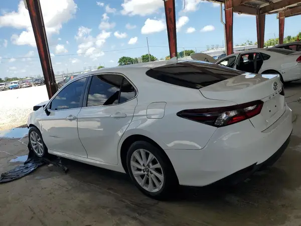 4T1C11AK6MU494889 2021 TOYOTA CAMRY - Image 2