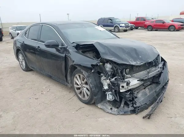 4T1C11AK6MU514722 2021 TOYOTA CAMRY - Image 1
