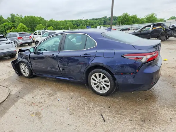 4T1C11AK6MU521086 2021 TOYOTA CAMRY - Image 2
